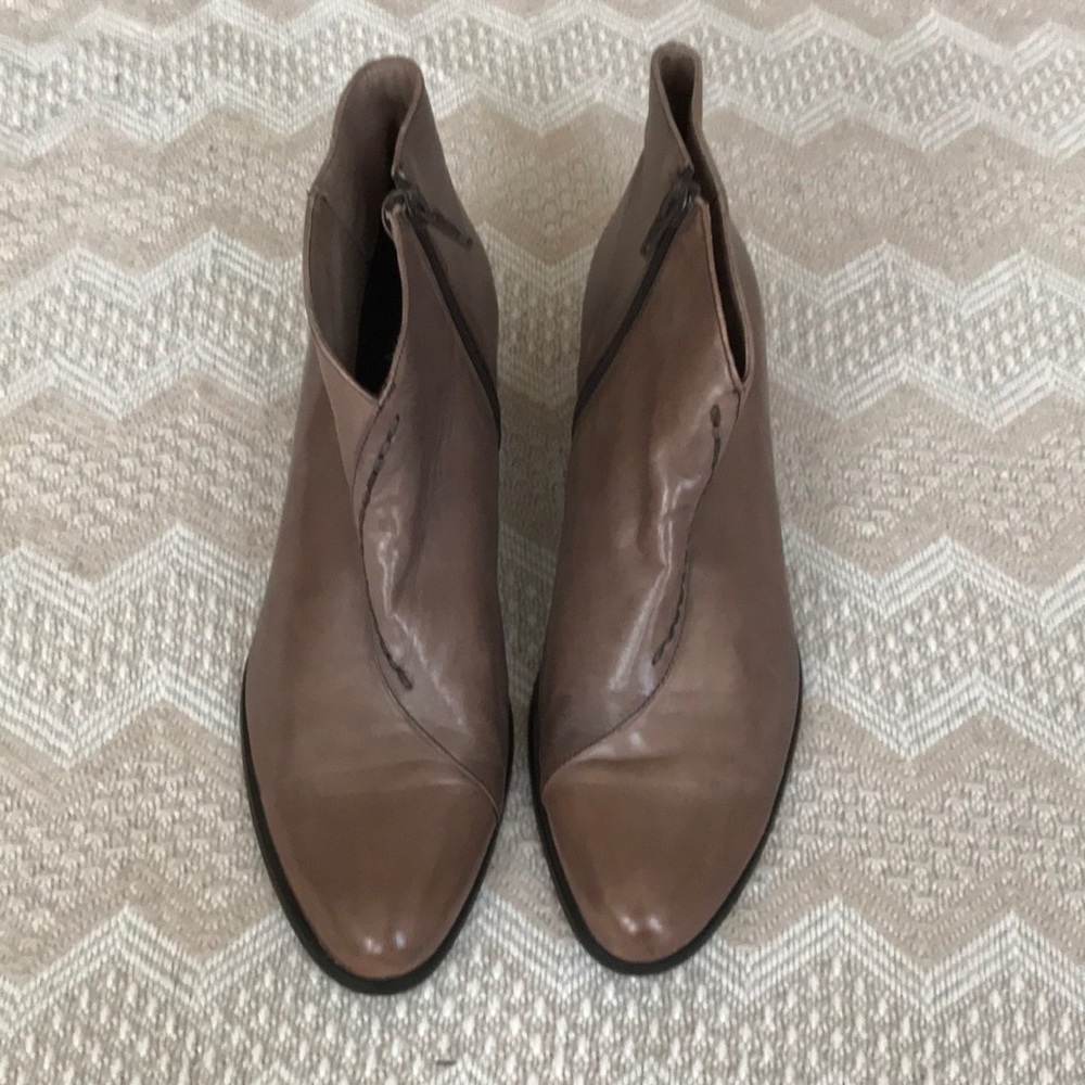 Heyraud beige booties
